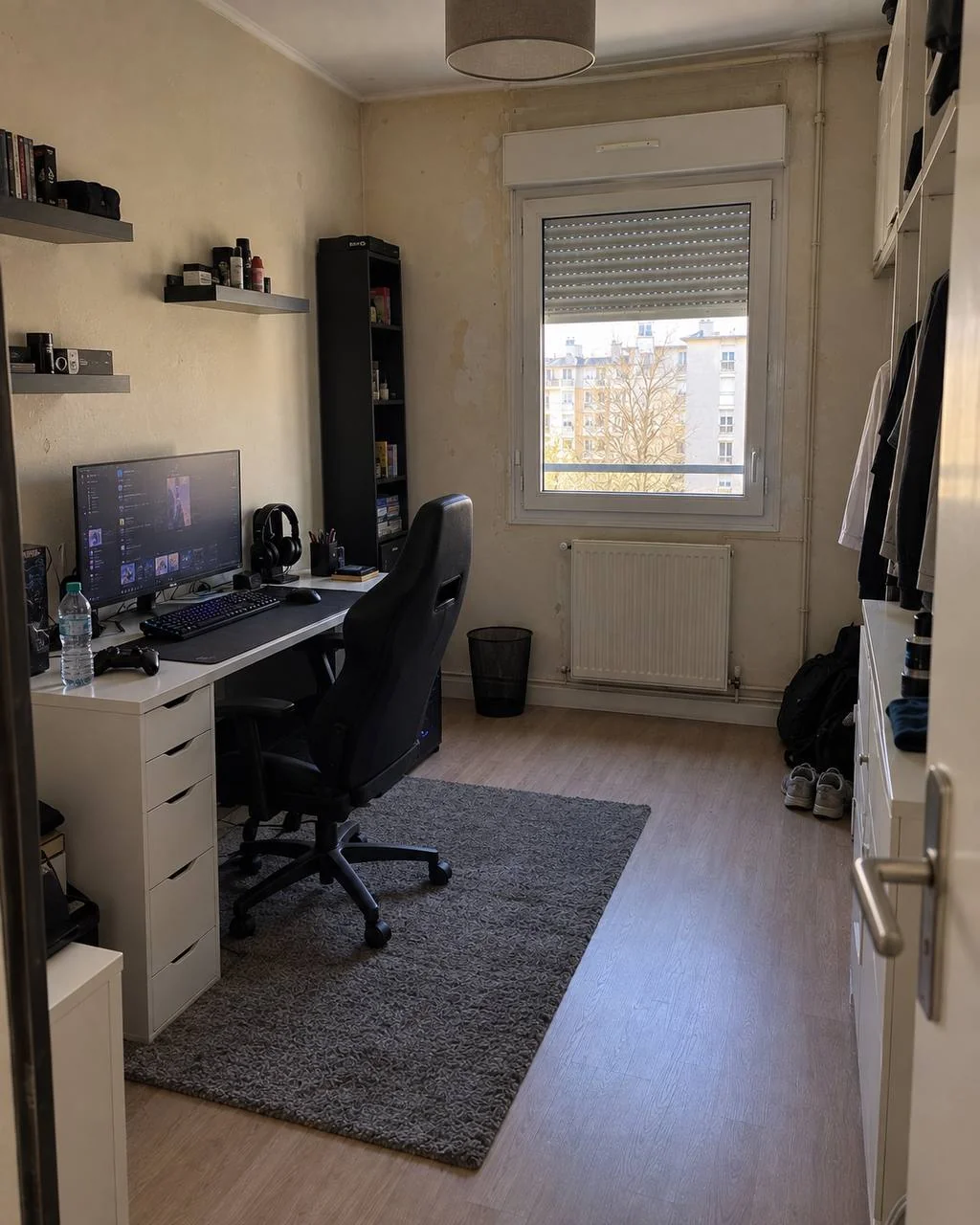 Bureau — coin dressing avant les travaux