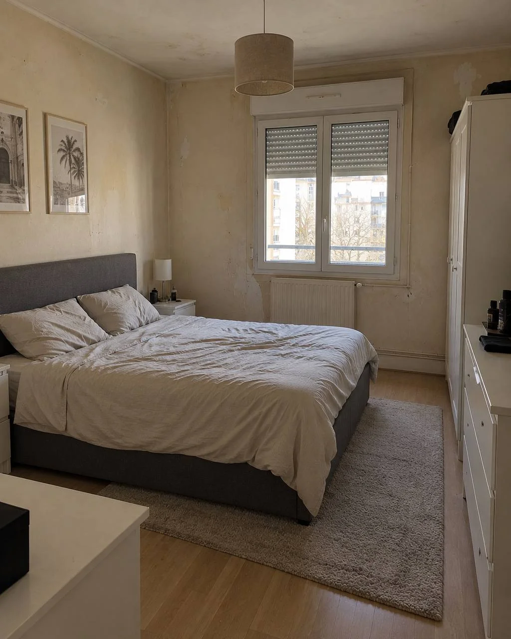 Chambre — coin dressing avant les travaux